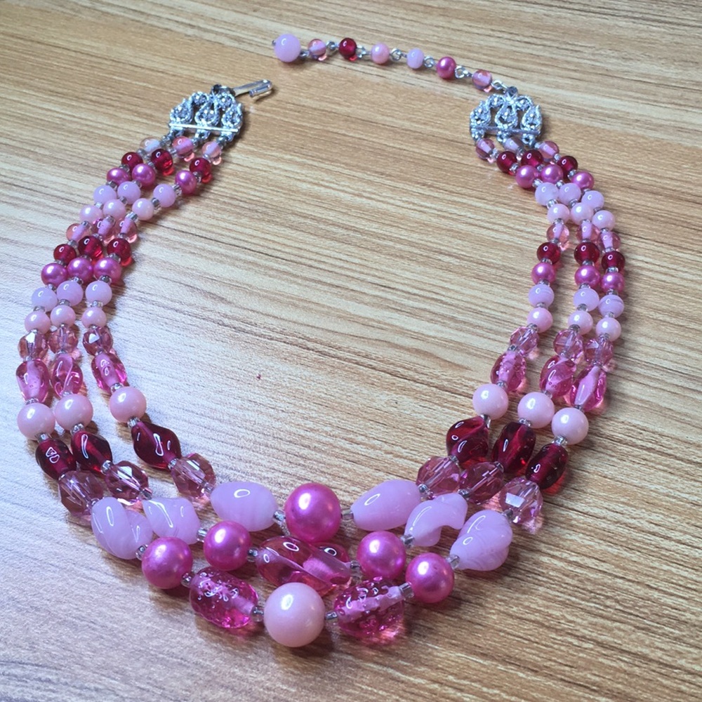 Vintage pink beaded 3 row necklace